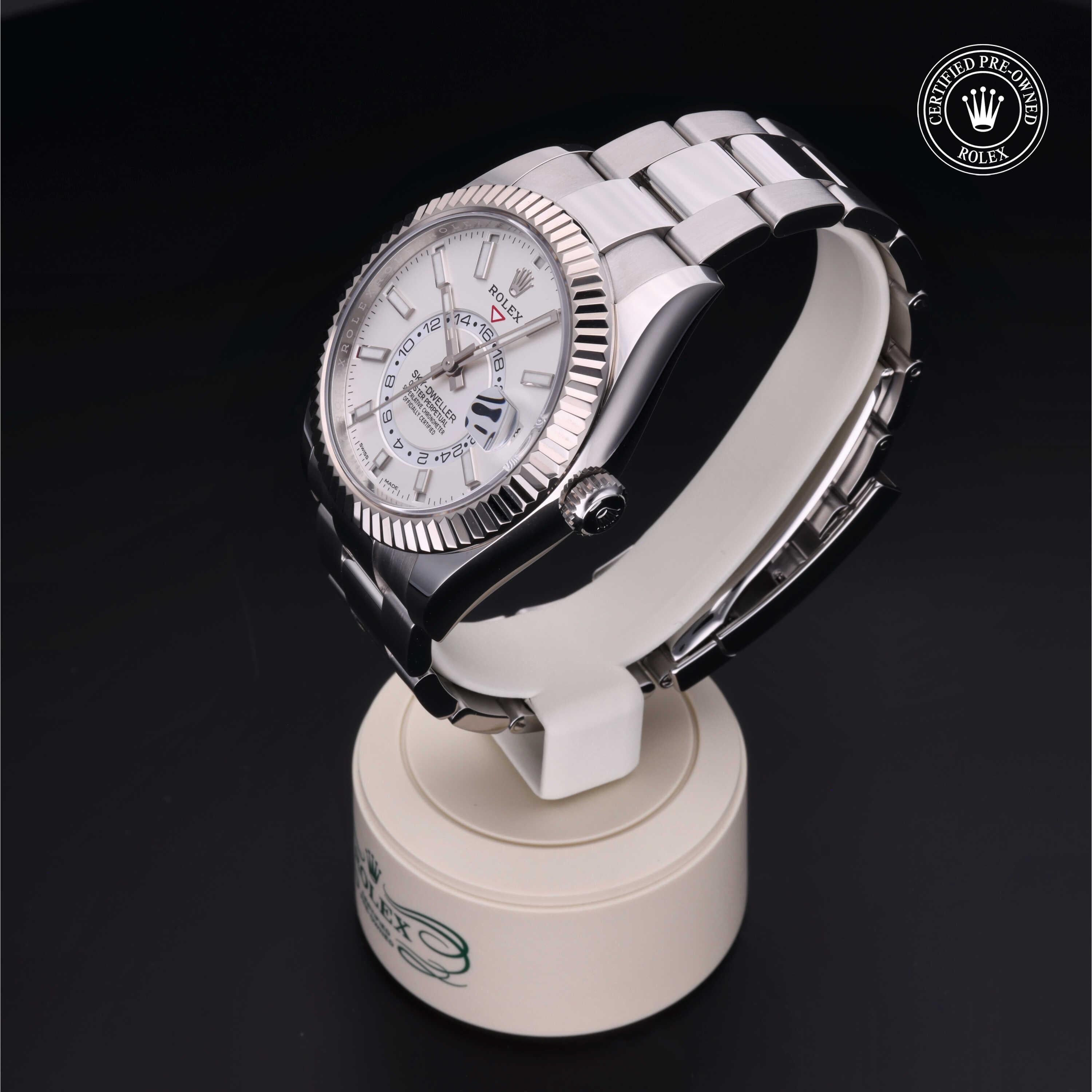 Rolex Certified Pre-owned Sky-Dweller 2022, 42 mm, Rolesor blanco V002200697