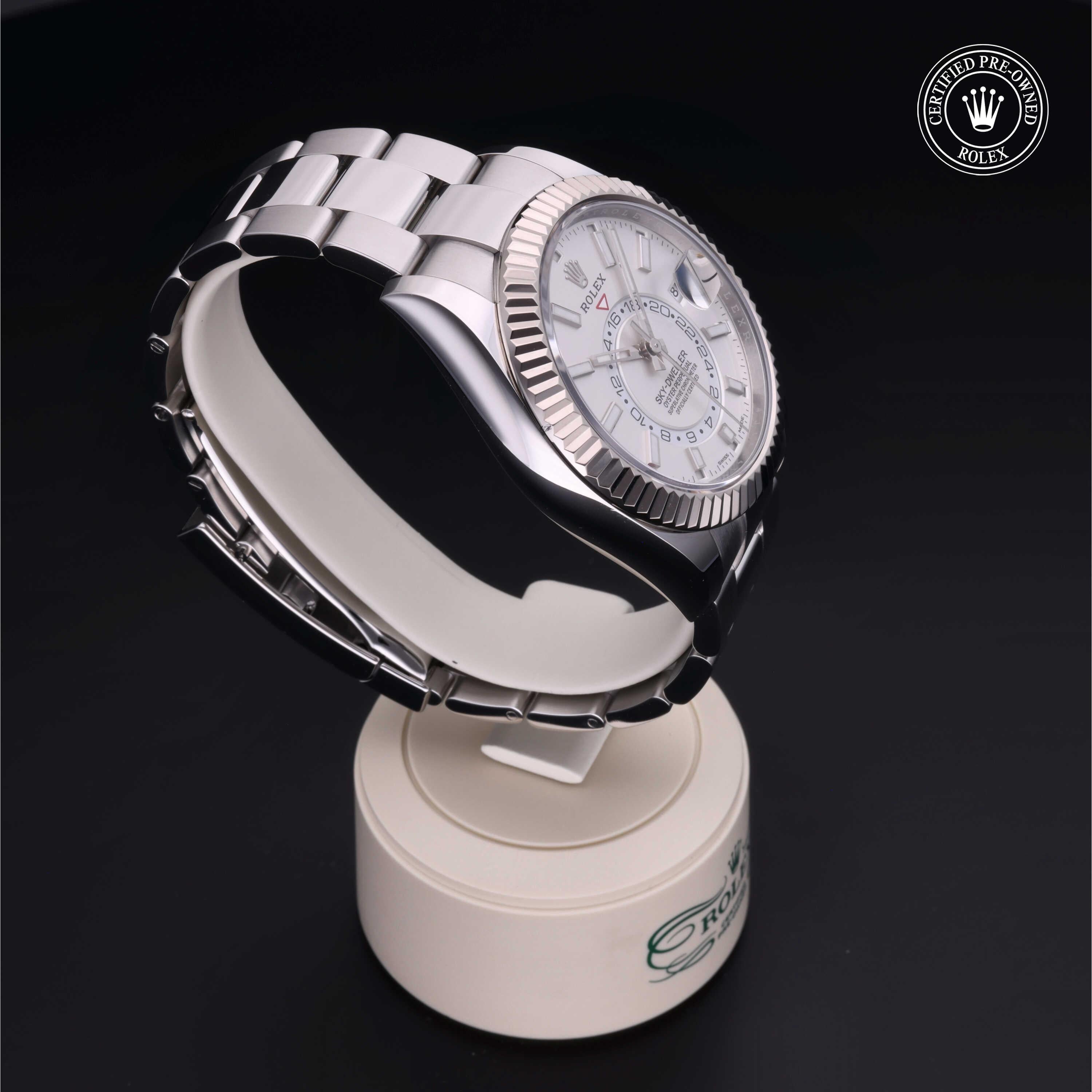 Rolex Certified Pre-owned Sky-Dweller 2022, 42 mm, Rolesor blanco V002200697