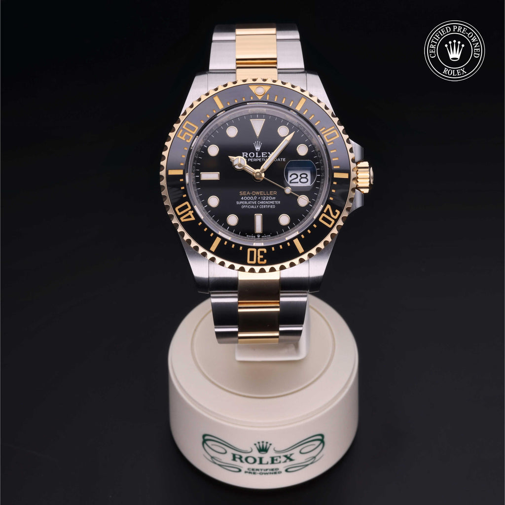 Rolex Certified Pre-owned Sea-Dweller 2023, 43 mm, Rolesor amarillo V002200665
