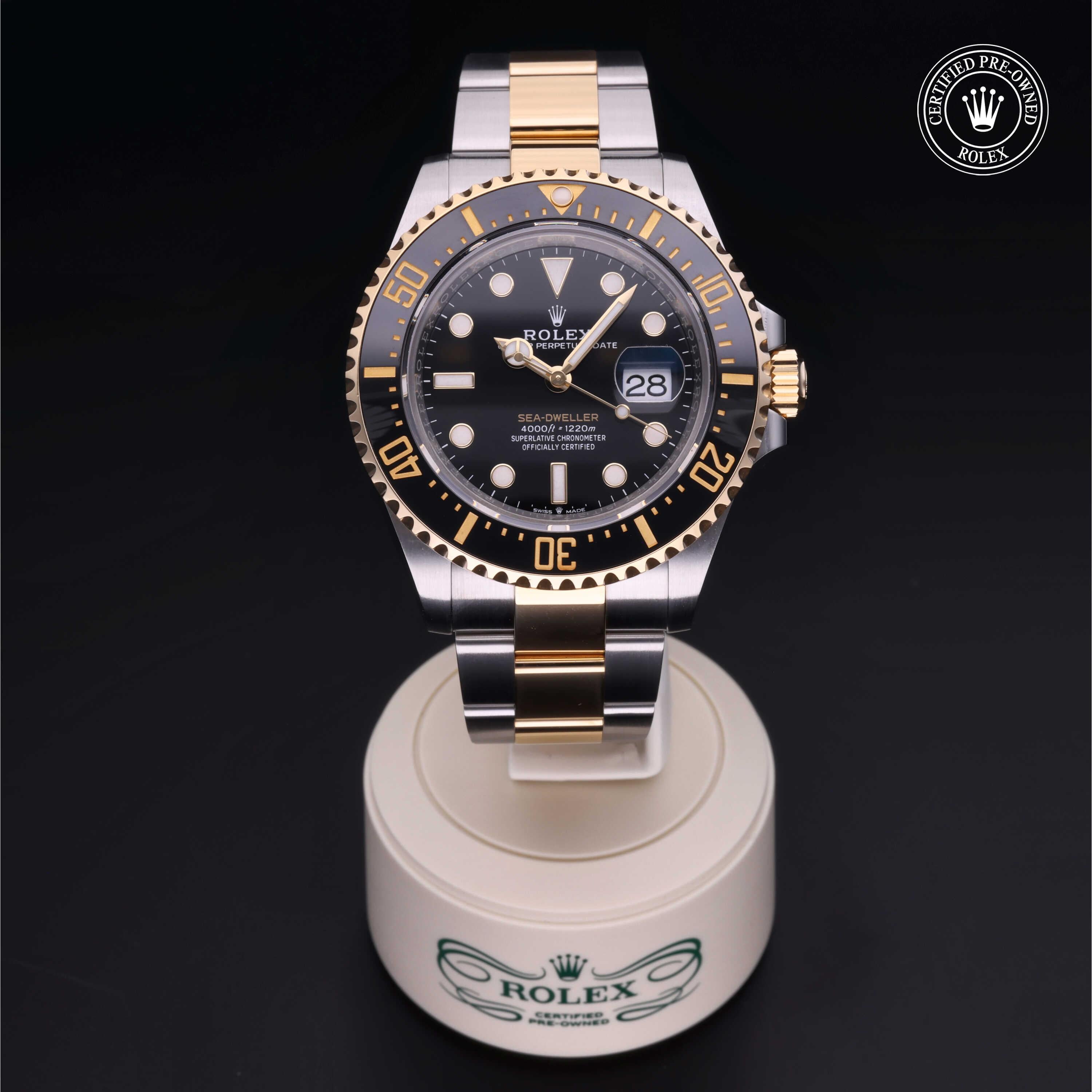 Rolex Certified Pre-owned Sea-Dweller 2023, 43 mm, Rolesor amarillo V002200665