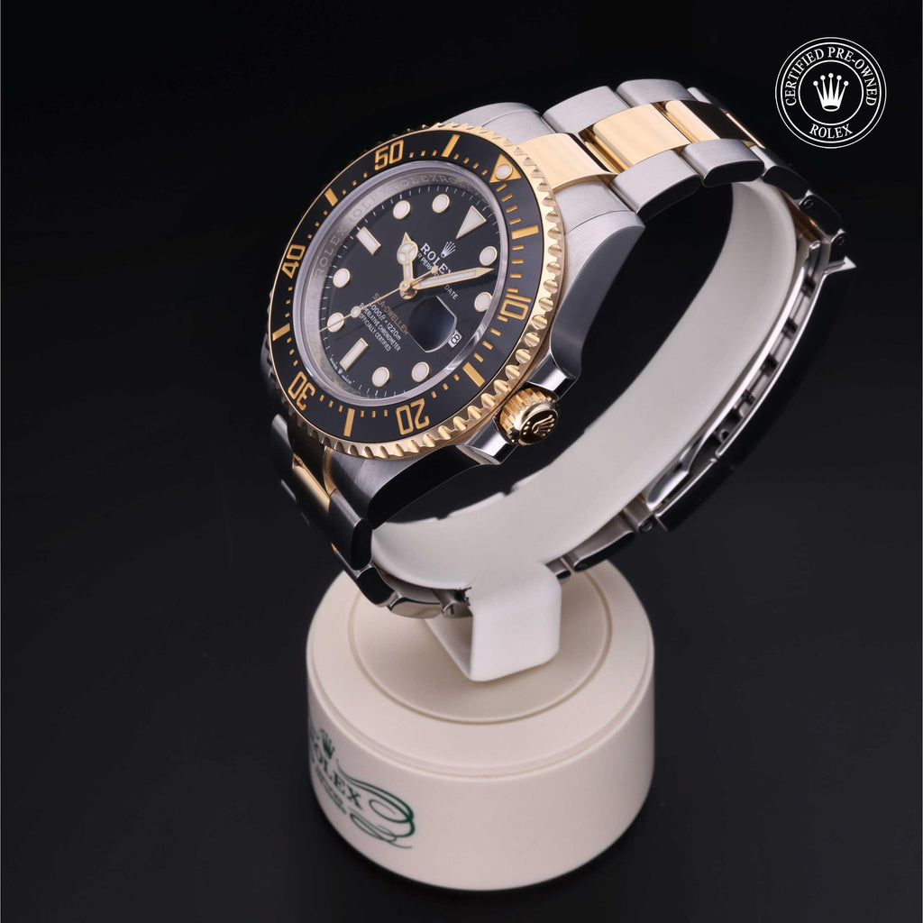Rolex Certified Pre-owned Sea-Dweller 2023, 43 mm, Rolesor amarillo V002200665