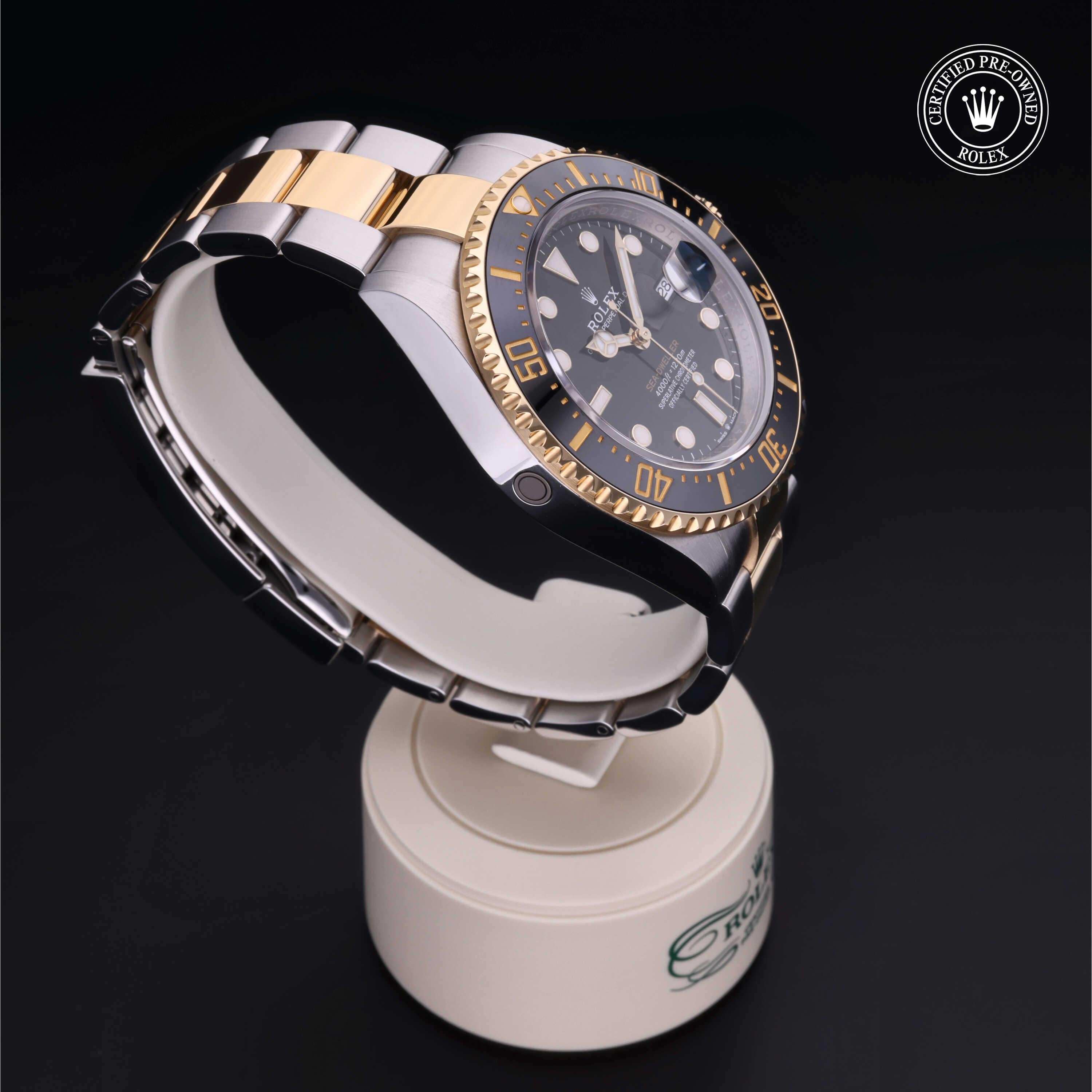 Rolex Certified Pre-owned Sea-Dweller 2023, 43 mm, Rolesor amarillo V002200665